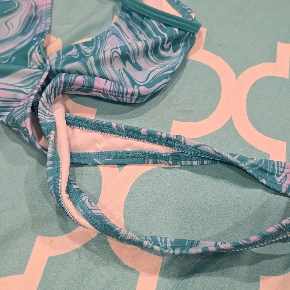 - ❤️10/$13 New girls bikini top